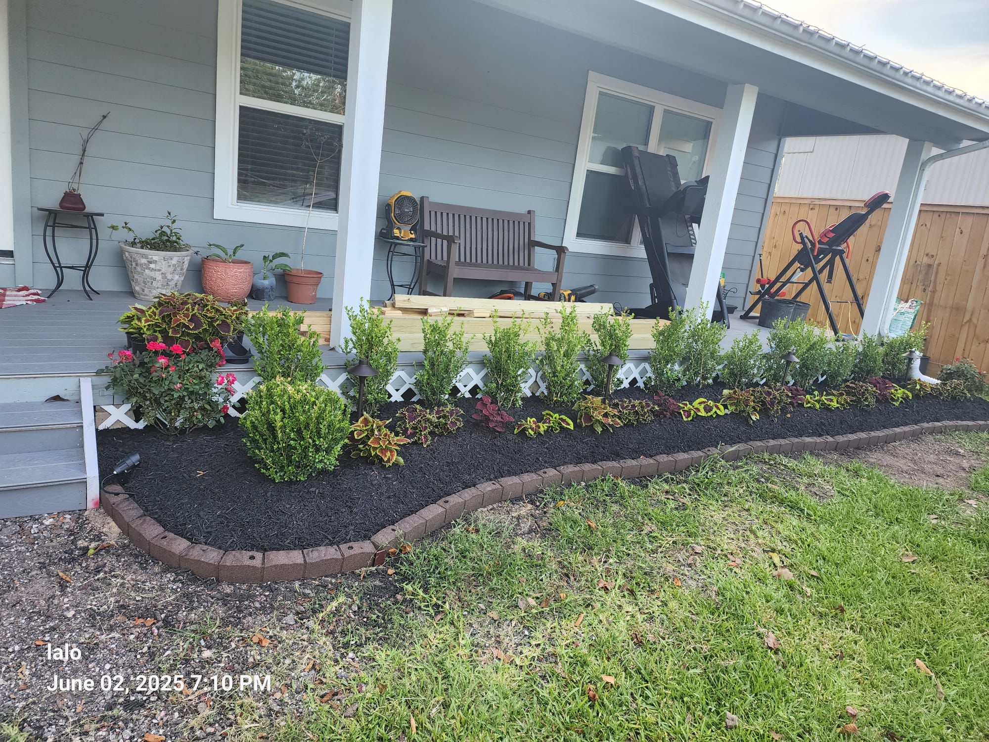 Flower Bed Design & Mulching